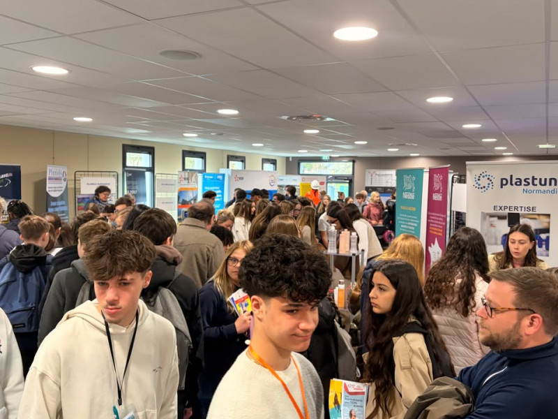 Un beau succès pour le Salon DME pour L’Avenir des Jeunes